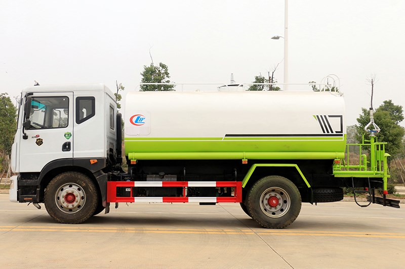 東風12-15噸灑水車