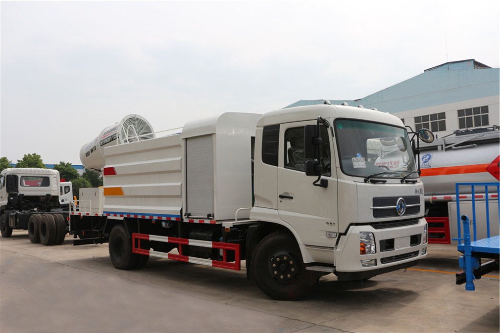 9-12方東風天錦多功能抑塵車