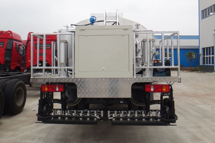  東風(fēng)天錦10方瀝青灑布車(chē)