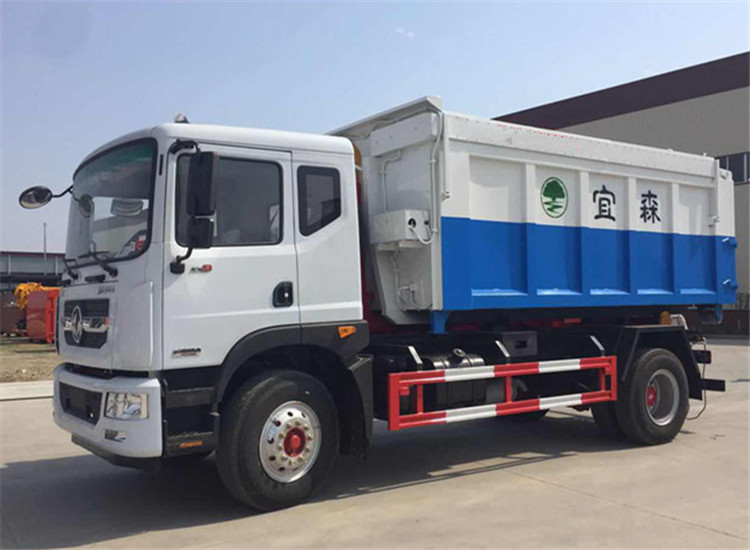 東風(fēng)D9對(duì)接垃圾車