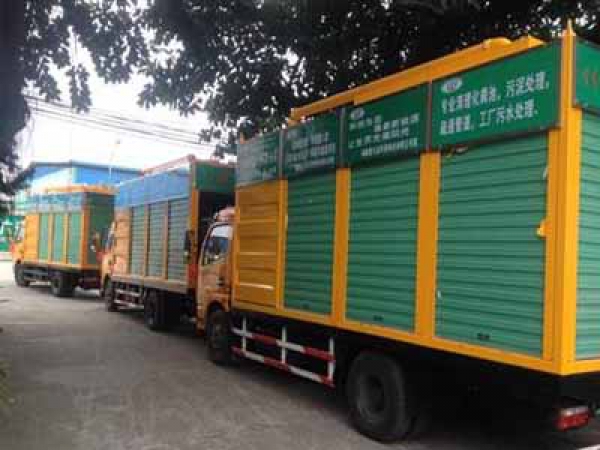 東風(fēng)大多利卡吸污凈化車(chē)