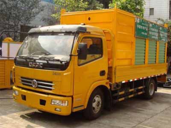 東風(fēng)大多利卡吸污凈化車(chē)