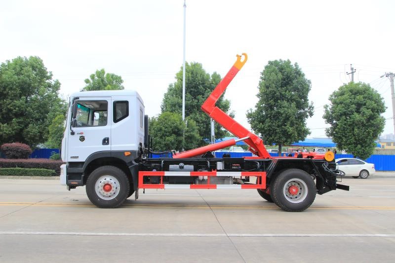 國六東風D9  15噸套臂垃圾車