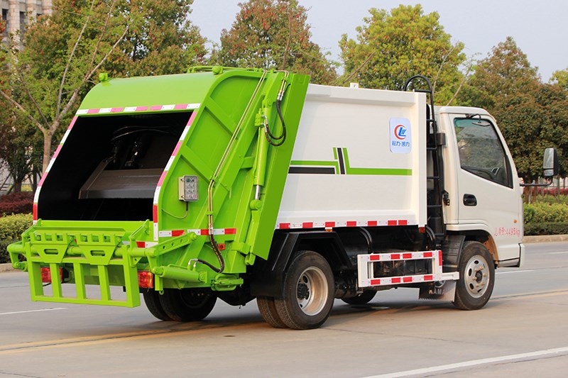 國(guó)六 藍(lán)牌 4方 凱馬壓縮垃圾車