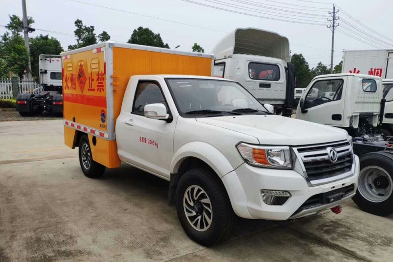 四驅(qū)皮卡民爆車