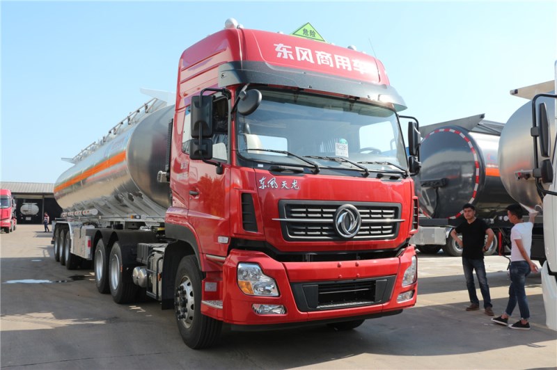 東風天龍(40-55L)鋁合金運油半掛車