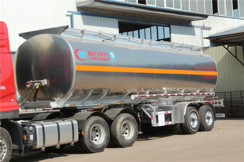 東風天龍(40-55L)鋁合金運油半掛車